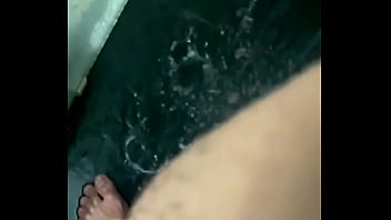 Preview 2 of Mom Watches Son Rape Daughter - Gozando no chuveiro