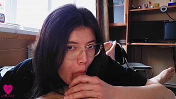 Preview 1 of Brazzers Zz Pizza Party Part - Gentle blowjob from a girl who came to me for tea,  but got cum in her mouth