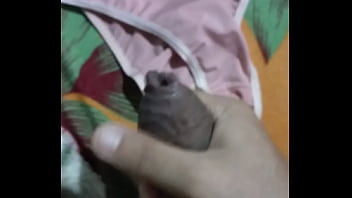 Preview 2 of Hora Pico - Gozadinha na calcinha da enteada