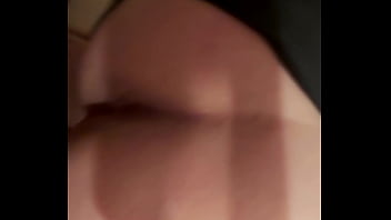 Preview 1 of Dildo Gag Bondage5 - Entregador de pizza me coloca de quatro e fode meu rabo!