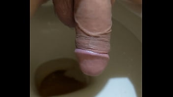 Preview 4 of Elizaveta Gladkikh Russia - 我慢せずにトイレでおしっこするだけの動画