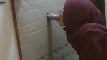 Preview 2 of Punjabi Porn Sex Video - Arabe chupando polla