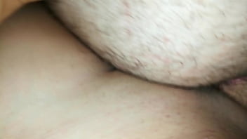 Preview 4 of Enny S - Me clava su verga a pelo en su cama