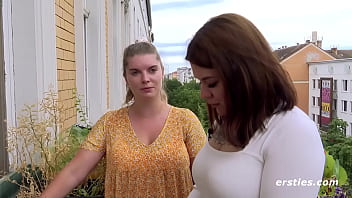 Preview 4 of Boobi Star Xxx - Pralles Verw&ouml_hnprogramm: Marina &amp_ Natascha unter der Dusche