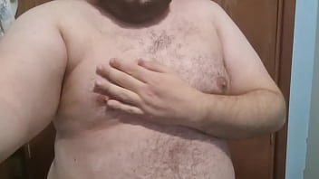 Preview 2 of Iris Bbb - Mostrando meu corpo branco e bem gordinho