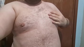 Preview 1 of Iris Bbb - Mostrando meu corpo branco e bem gordinho