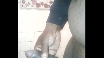 Preview 4 of Fuking Seliping Sister - Preparando para o banho