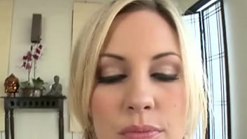 Preview 2 of Milf Hunter Avia - xvideos01