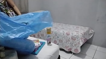 Preview 2 of Deni Deniel And Johnny Sins Bf - Organizando o quarto daquele jeitinho -  Bianca Santos
