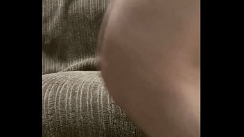 Preview 1 of Female Glasses First Big Cock - Pulando no pepino grosso
