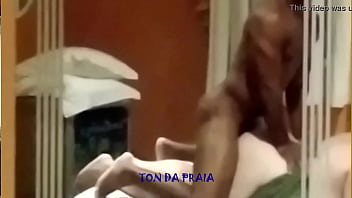 Preview 2 of Exhib Nue - Enquanto a casadinha n&atilde_o goza gostoso,  Ton n&atilde_o sai de cima