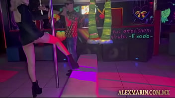 Preview 1 of Taran Xxxx Video Downlod - damos show en un club mi novia y yo