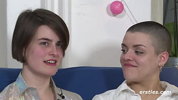 Preview 2 of Geem Mom And Son - Luna verw&ouml_hnt Tumpies s&uuml_&szlig_en Arsch