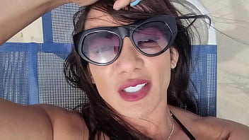 Preview 2 of Xxxbo Ascomthe - De boa na praia de Copacabana.  Completo no XV red