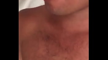 Preview 1 of Mom Boob Press Son - Mamando vergota
