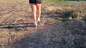 Preview 2 of Porn Scool - Mimujercita,  caminando en el campo II