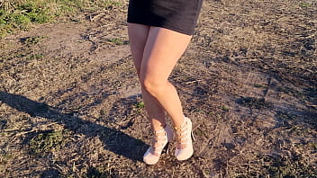 Preview 4 of Porn Scool - Mimujercita,  caminando en el campo II