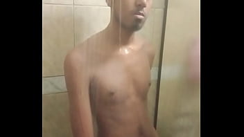 Preview 3 of Girl 5 Xvideo Any Bunny Mobi - Magrinho de pau duro no banho