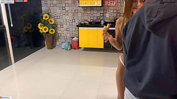 Preview 1 of Xxnx 45 Tm - VARIAS GOSTOSAS TRANSANDO EM PUBLICO ,  PEDIU GAS E LEVOU ROLA DO ENTREGADOR (video completo xvideosRED)