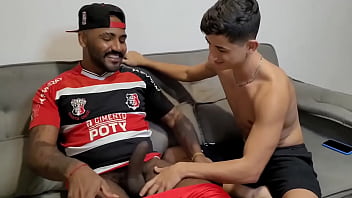 Preview 2 of Xxx Free Asian Chick - Novinho deu gostoso pro jogardor do Santa Cruz neg&atilde_o Vitor Guedes