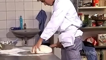 Preview 3 of Lech Emmy - Colocando a m&atilde_o na massa
