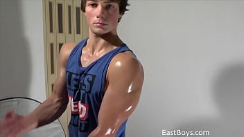 Preview 3 of Booty Xxl18 - Posing And Flexing - John Tremont