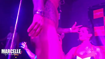 Preview 3 of Khmer T - Grupo de meninas transando com stripper no palco da boate