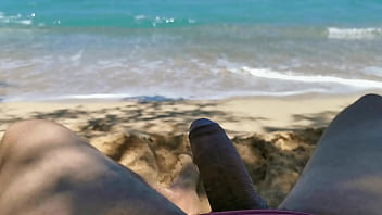 Preview 1 of Indian Girl And Sudhani Jenn - A blowjob on the beach