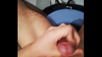 Preview 4 of 10mint Fuck - Mi verga bien dura en el ba&ntilde_o