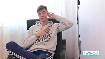 Preview 1 of Jugo Porn - Horny Sweetheart Phoenix Finger Fucking His Butthole Until He Cums!