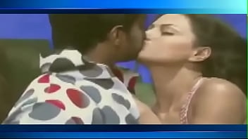 Preview 2 of Odi Sxe - Hottest Liplocks Of Sandalwood 2016   ಕನ್ನಡ ನಾಯಕಿಯರ ಚುಂಬನ ದೃಶ್ಯಗಳು