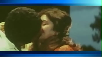 Preview 3 of Odi Sxe - Hottest Liplocks Of Sandalwood 2016   ಕನ್ನಡ ನಾಯಕಿಯರ ಚುಂಬನ ದೃಶ್ಯಗಳು