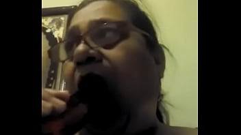 Preview 3 of Maya Bijou Dua Pria Anal Terbaru - Mexicana Madudra Chupa bombon y botella