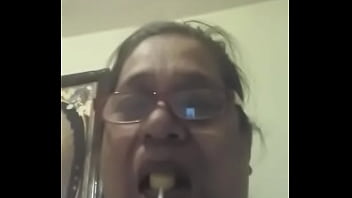 Preview 1 of Maya Bijou Dua Pria Anal Terbaru - Mexicana Madudra Chupa bombon y botella
