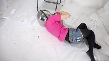 Preview 1 of Mamada Amiga - I can&#039_t remove the metal mask