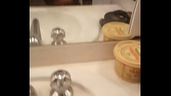 Preview 2 of Scat Milf Orgy - fiquei carente, fui no banheiro e peguei no meu pau pra bater uma punheta durante o trabalho