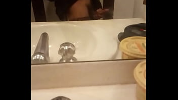 Preview 4 of Scat Milf Orgy - fiquei carente, fui no banheiro e peguei no meu pau pra bater uma punheta durante o trabalho