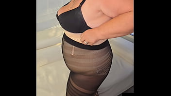 Preview 3 of Best Qt - Curvy mature Mom seduce with her saggy soft tits and big ass.