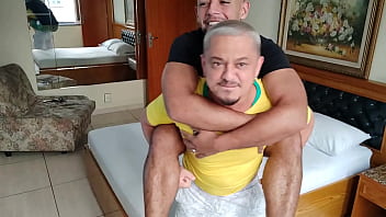 Preview 2 of Romance With Xxxvideo Hindi - Testando a c&acirc_mera e curtindo antes de gravar