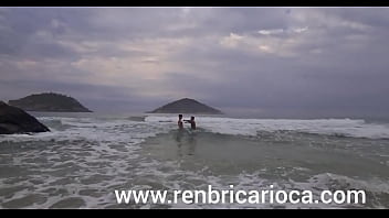 Preview 4 of Ashlynm Brooke - MINOTAURO COMENDO RENBRI CARIOCA NA PRAIA DO ABRIC&Oacute_ RJ