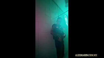 Preview 1 of Sex Old Malayalam - Mi novia y yo cogemos en el ba&ntilde_o y nos cachan