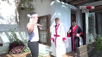 Preview 1 of Kid Phenomena - Making OF - Hanry OnlyJapa &amp_ Riki Japa - Bareback(Comida Japonesa)