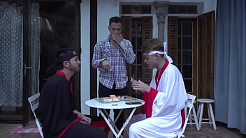 Preview 4 of Kid Phenomena - Making OF - Hanry OnlyJapa &amp_ Riki Japa - Bareback(Comida Japonesa)
