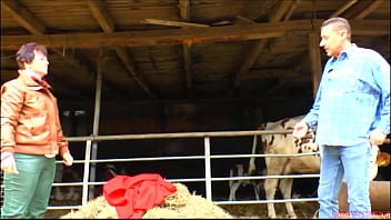 Preview 1 of Poda Parna - Dirty chubby milf get hard dick and cum on the hay