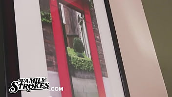 Preview 1 of La Sdfgh - Stepdad finds out his stepdaughter is an so he fucks her