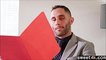Preview 1 of Travestis Peludos - cheating in the office with hot secretary