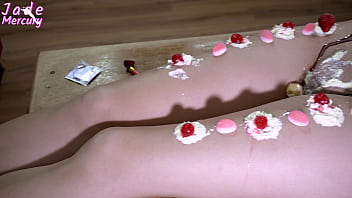 Preview 1 of Rael Son Sex - Mi cumplea&ntilde_os 28 - Yo soy la torta y me comen entre todos en la orgia