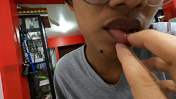 Preview 1 of Son Blackmail Mom Porn - Delicioso sexo oral de chico gay a su novio maduro