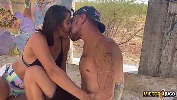Preview 2 of In Publik Porn - Casal Fodendo Em Monumento