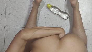 Preview 4 of Magma Sex Blue Films - Jugando con mi ano y una botella